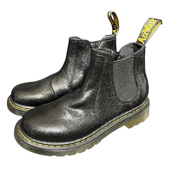 NEW Dr. Martens Black Crinkle Metallic Chelsea‎ Boots Girls Junior Size 1 - Picture 1 of 8